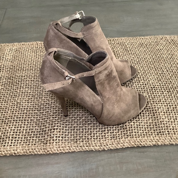 ZigiSoho Peep toe Stiletto Bootie - Picture 3 of 4